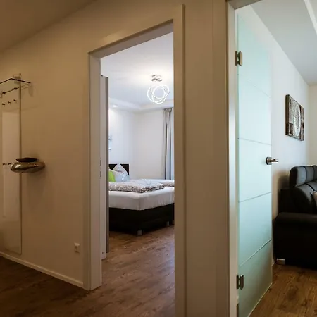 Mh Living - 11 - Modern Living Dream In Center